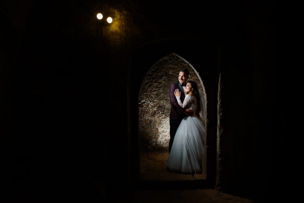 Locatii Sedinta Foto - Trash the dress - Fotograf nunta Timisoara - Castelul Corvinilor Hunedoara - Fotografii dupa nunta - Miri , sedinta Foto cu fotograf profesionst